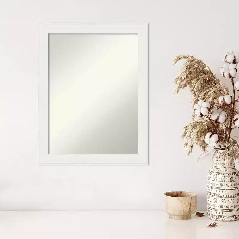Miroir mural étroit blanc de 55,8 cm x 71,1 cm pour vanité, sans biseau