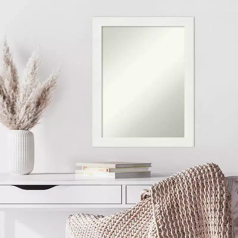 Miroir mural étroit blanc de 55,8 cm x 71,1 cm pour vanité, sans biseau