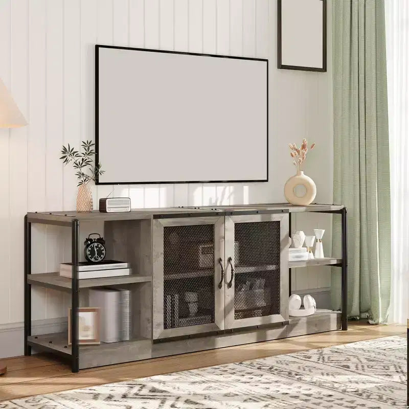 Meuble TV moderne pour téléviseurs jusqu'à 75 pouces, meuble de divertissement avec portes en maille et 4 étagères ouvertes, console TV multimédia en bois, gris 160 cm