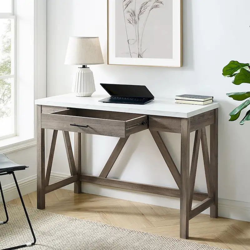 Bureau à écrire en A Paradise Hill de Middlebrook Designs
