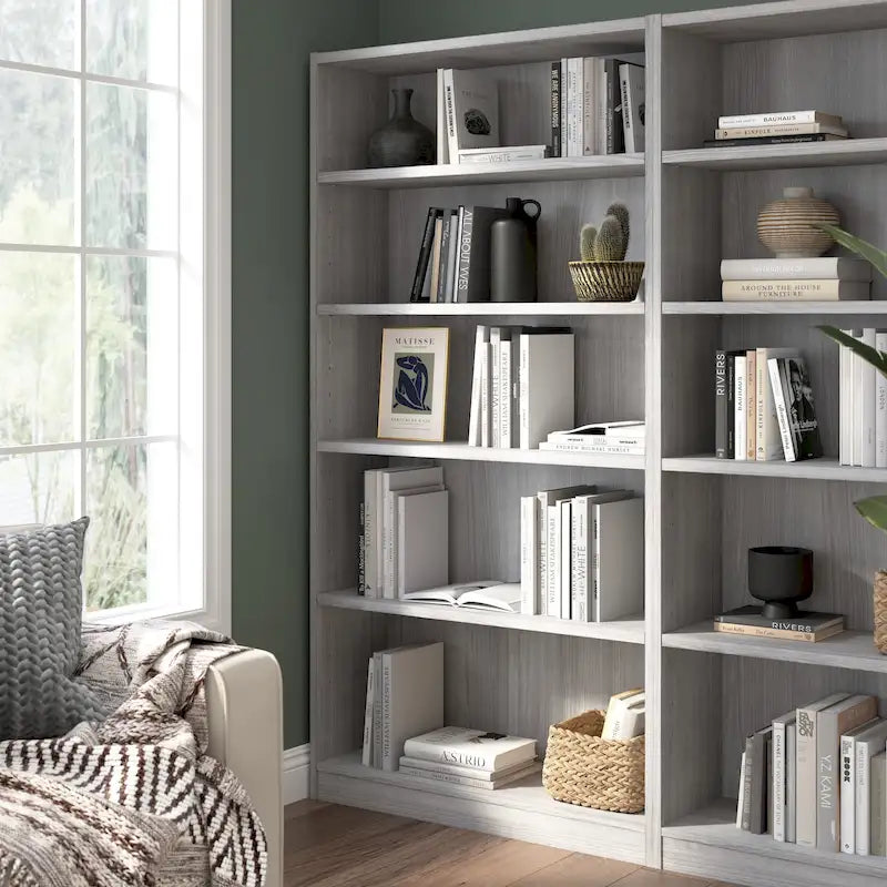 Bibliothèque haute à 5 étagères Universal de Bush Furniture