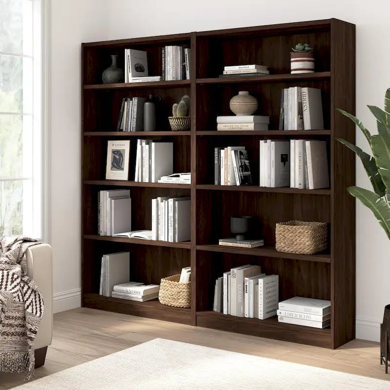 Bibliothèque haute à 5 étagères Universal de Bush Furniture