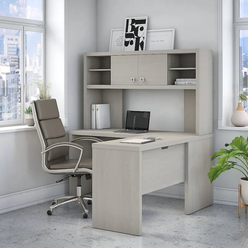 Bureau d'angle Echo avec huche par Bush Business Furniture