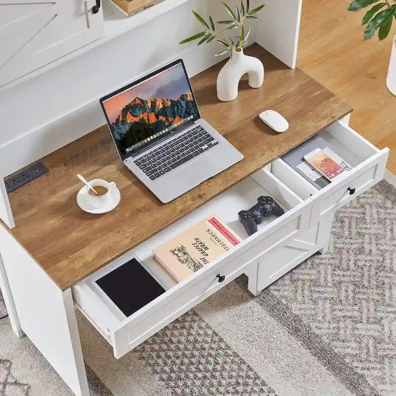 Bureau d'ordinateur de style rustique avec huche et station de charge pour bureaux à domicile ou espaces de travail d'étudiant
