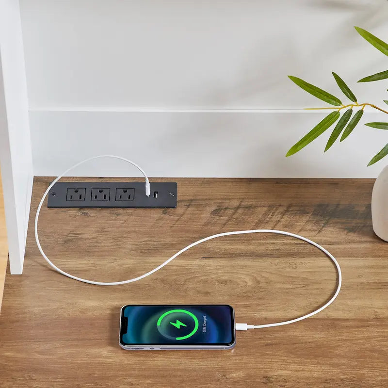 Bureau d'ordinateur de style rustique avec huche et station de charge pour bureaux à domicile ou espaces de travail d'étudiant