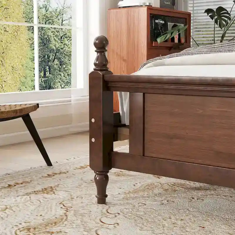 Lit Queen en bois de pin avec tête de lit capitonnée et pied de lit à panneaux, rangement dissimulé, noyer