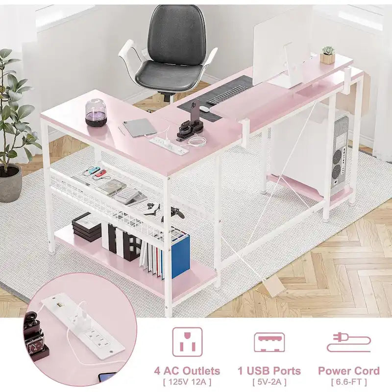 Petit bureau de gaming avec prises électriques