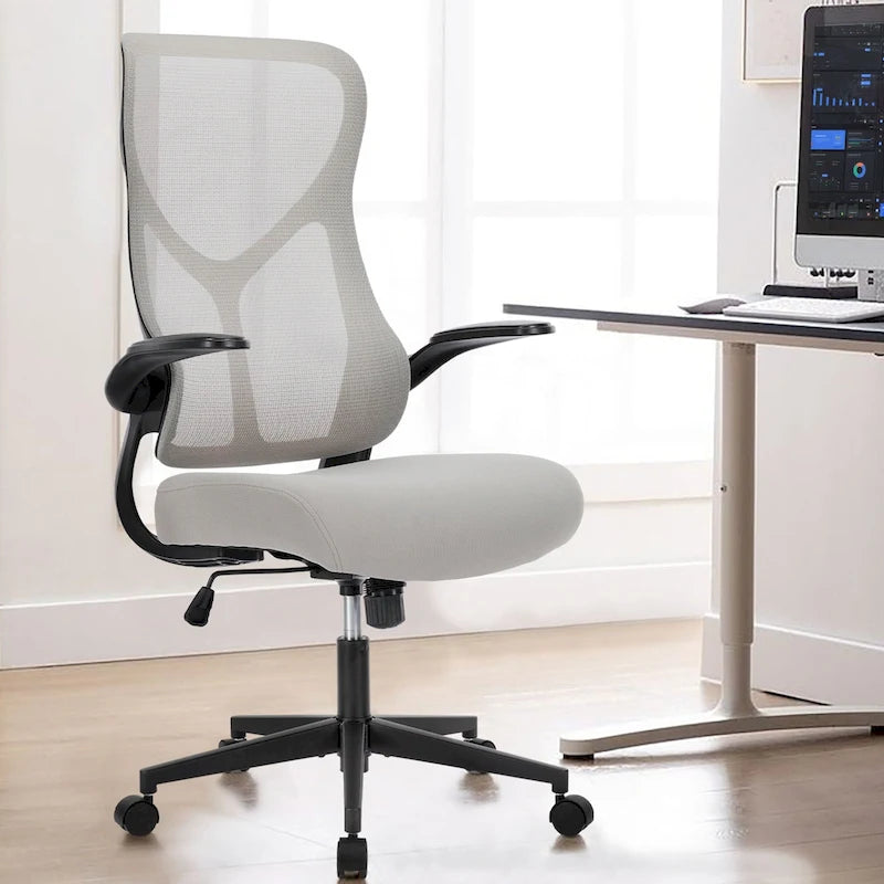 Fauteuil de bureau ergonomique confortable avec fonctions réglables pour un soutien et une détente optimaux.