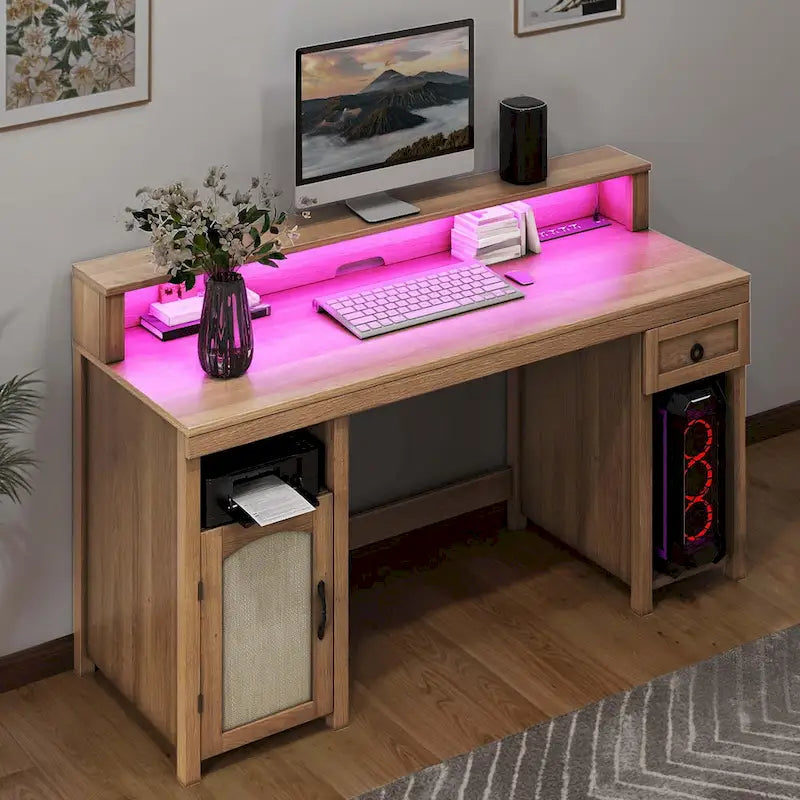 Bureau d'ordinateur en bois de ferme Moasis avec tiroir, bande LED et prises de courant