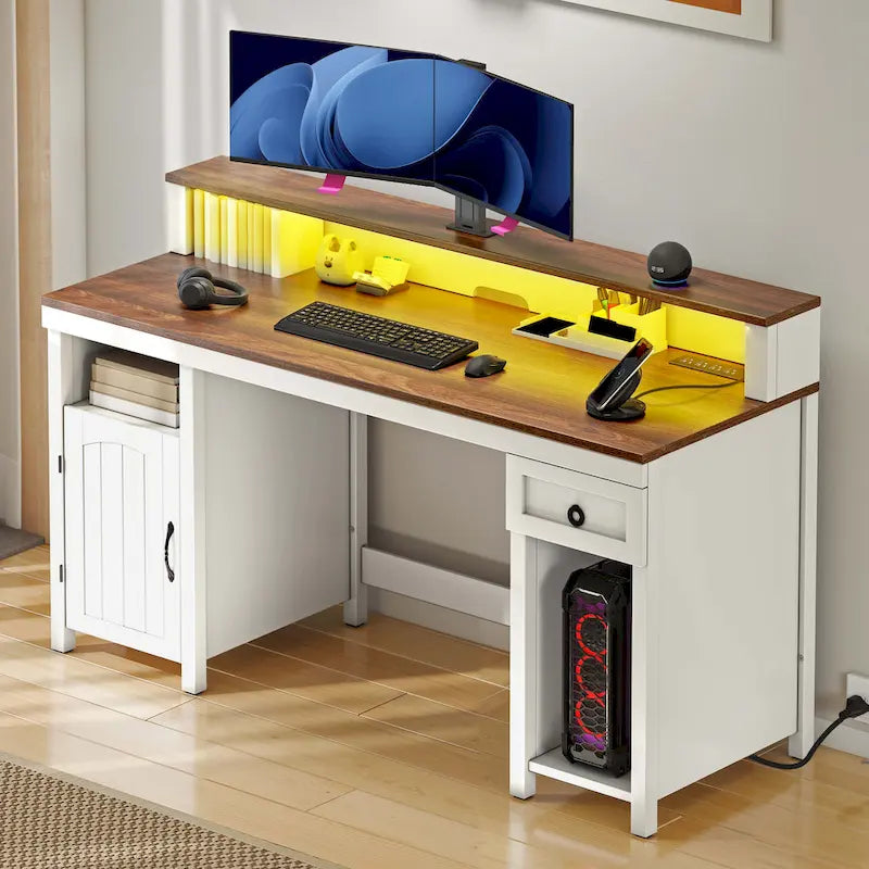 Bureau d'ordinateur en bois de ferme Moasis avec tiroir, bande LED et prises de courant