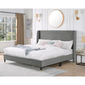 Lit plateforme gris king size de style moderne avec tête de lit en velours à dossier capitonné pour chambre à coucher