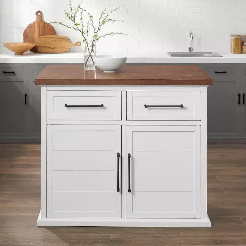Îlot de cuisine Bartlett Wood Top Blanc/Noyer : Style traditionnel, Étagères réglables, Chariot de rangement