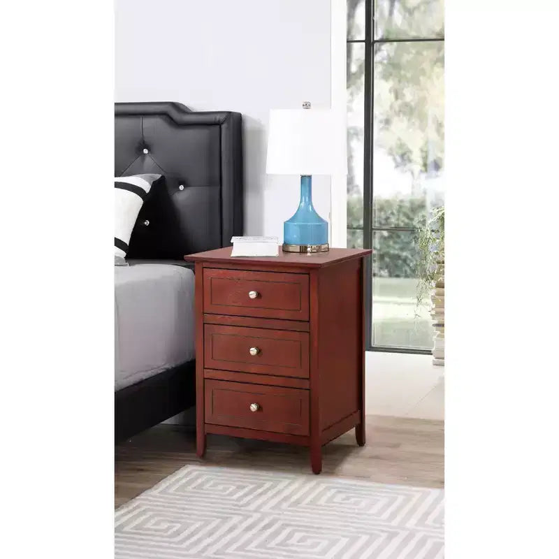 Table de chevet Daniel à 3 tiroirs (63,5 cm H x 48,26 cm L x 38,1 cm P)