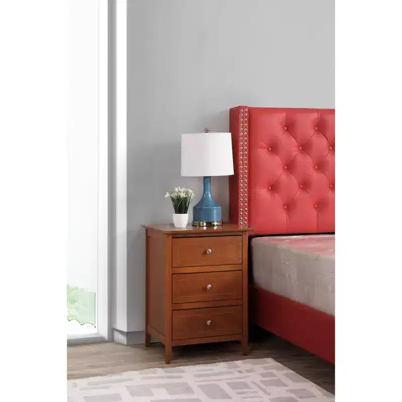 Table de chevet Daniel à 3 tiroirs (63,5 cm H x 48,26 cm L x 38,1 cm P)