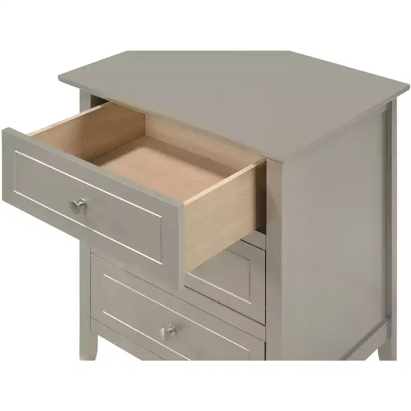 Table de chevet Daniel à 3 tiroirs (63,5 cm H x 48,26 cm L x 38,1 cm P)