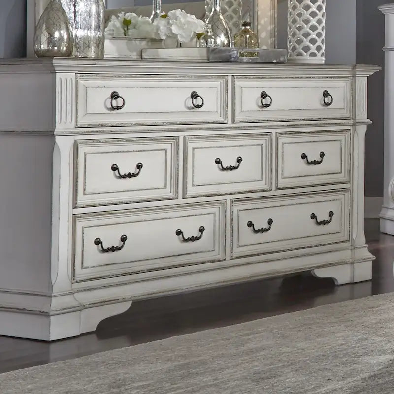 Commode 7 tiroirs The Gray Barn Abbey Park marron vieilli et blanc antique