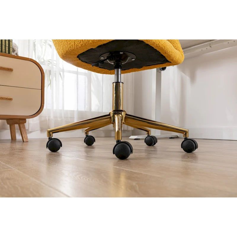 Chaise de bureau moderne avec pieds en métal doré et roulettes universelles