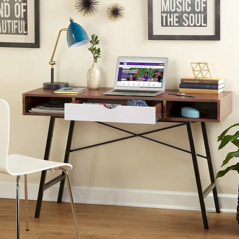 Bureau Edison de style Mid-century pour un mode de vie simple
