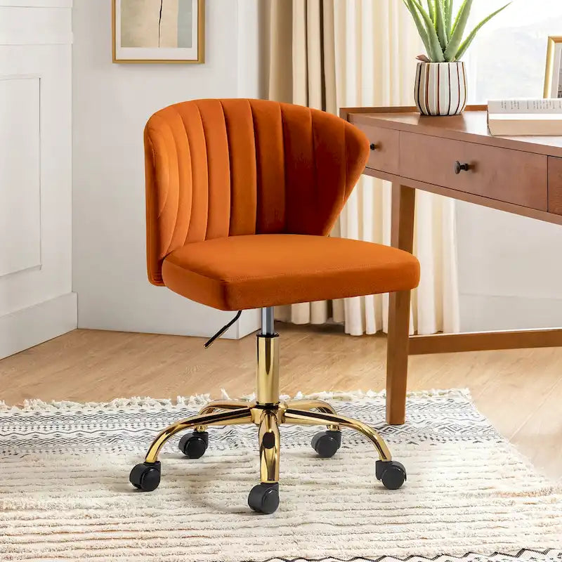 Chaise de bureau ergonomique pivotante à 360° en velours moderne Ilia avec dossier capitonné par HULALA HOME