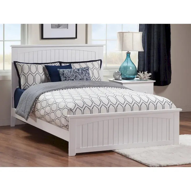 Lit plateforme Nantucket Queen avec pied de lit assorti, blanc