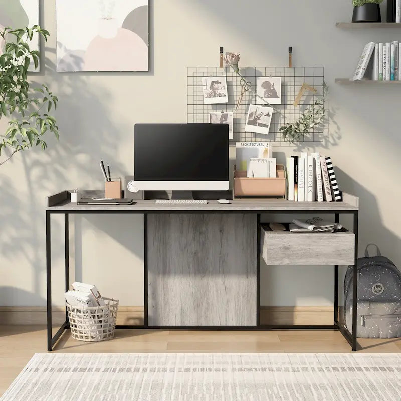 Bureau d'ordinateur industriel Jaxon de 63 pouces en acier avec ports USB par Furniture of America