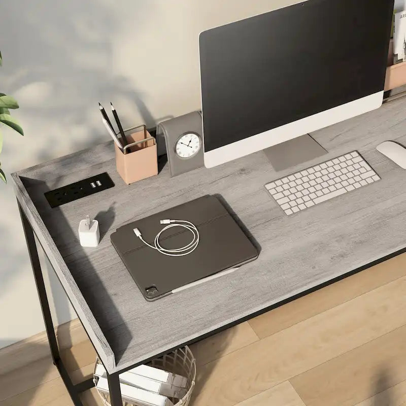 Bureau d'ordinateur industriel Jaxon de 63 pouces en acier avec ports USB par Furniture of America