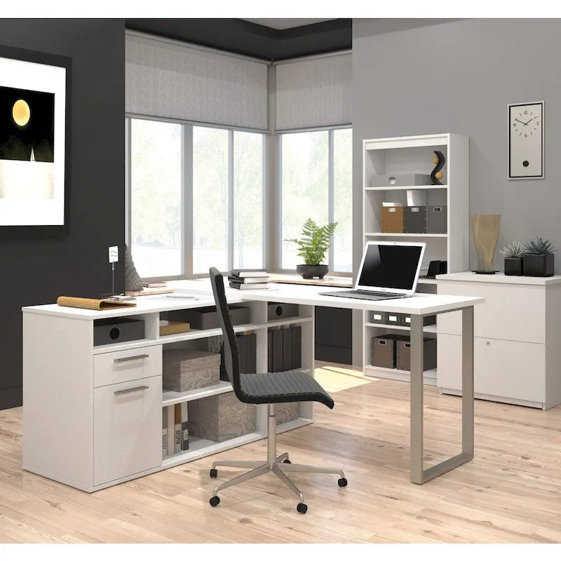 Bureau en L Solay de Bestar avec classeur latéral et bibliothèque