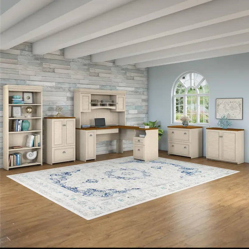 Bureau 60W Fairview avec huche et ensemble de rangement par Bush Furniture