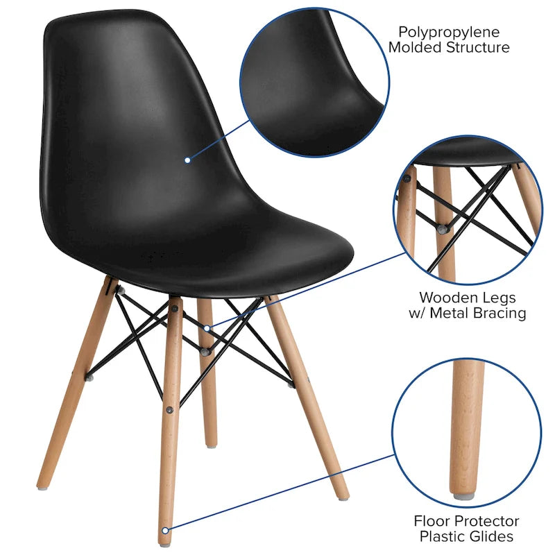 Chaise en plastique avec pieds en bois