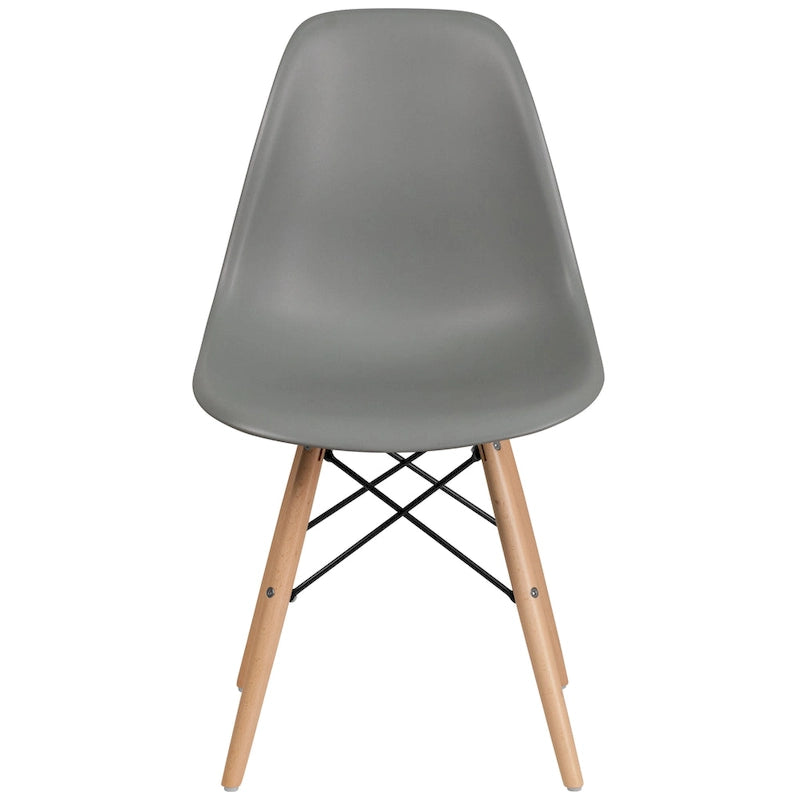 Chaise en plastique avec pieds en bois