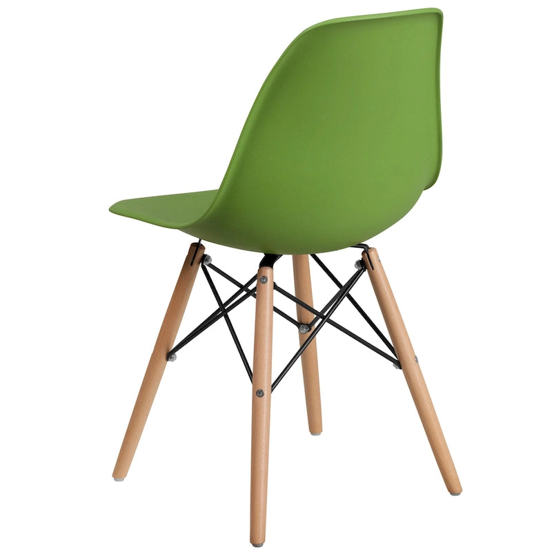 Chaise en plastique avec pieds en bois