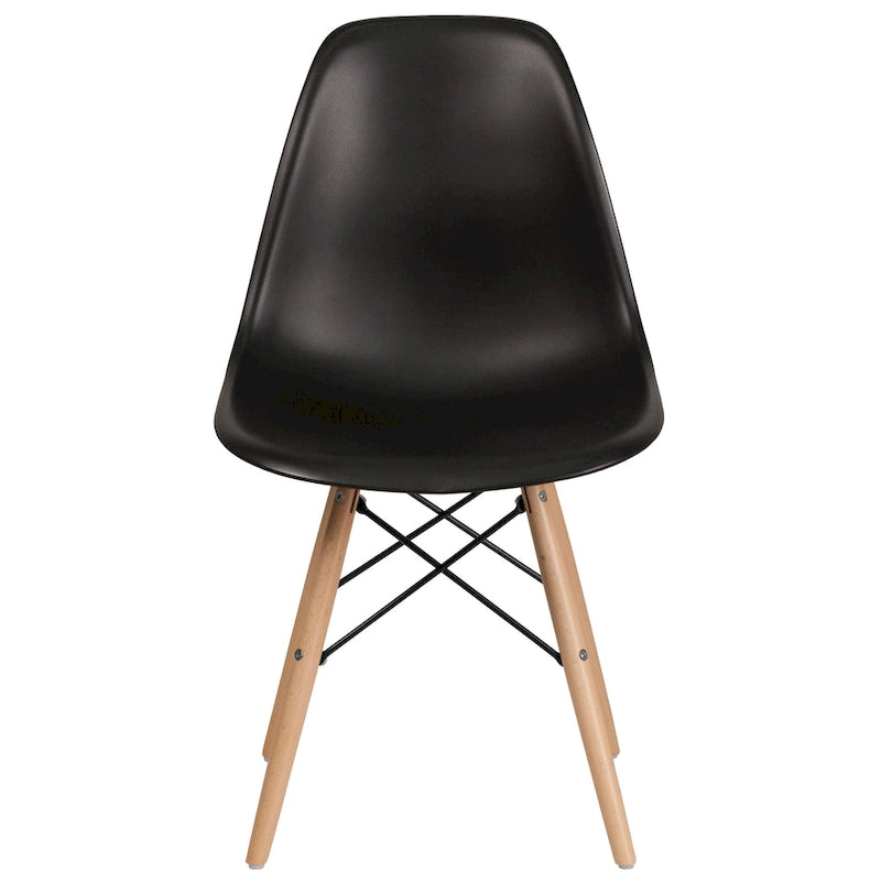 Chaise en plastique avec pieds en bois