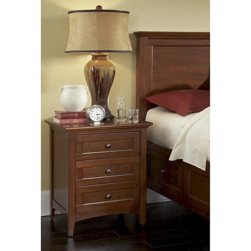 Collection Aiden de 6 meubles de chambre à coucher King en bois massif Simply Solid