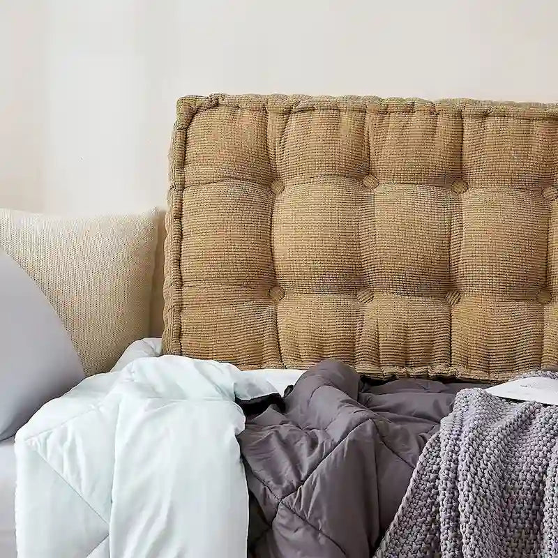 Tête de lit capitonnée très épaisse Rainha Ultra Thick Tufted College par DormCo