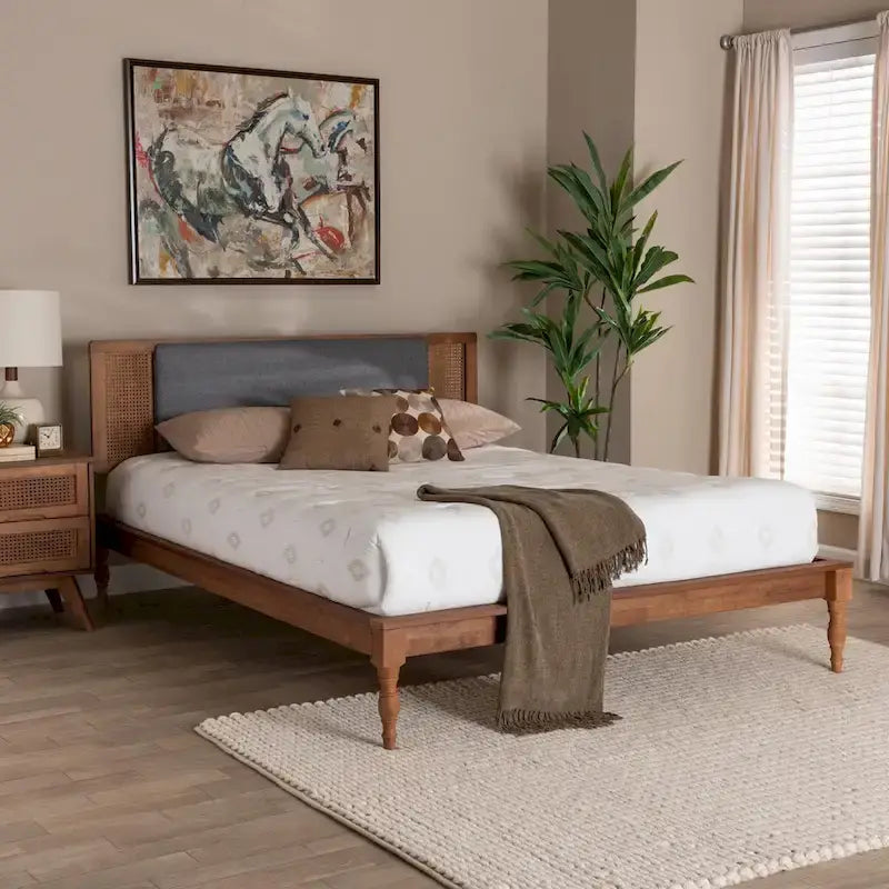 Lit plateforme Eliseo Mid-Century Modern en tissu gris foncé et bois finition noyer