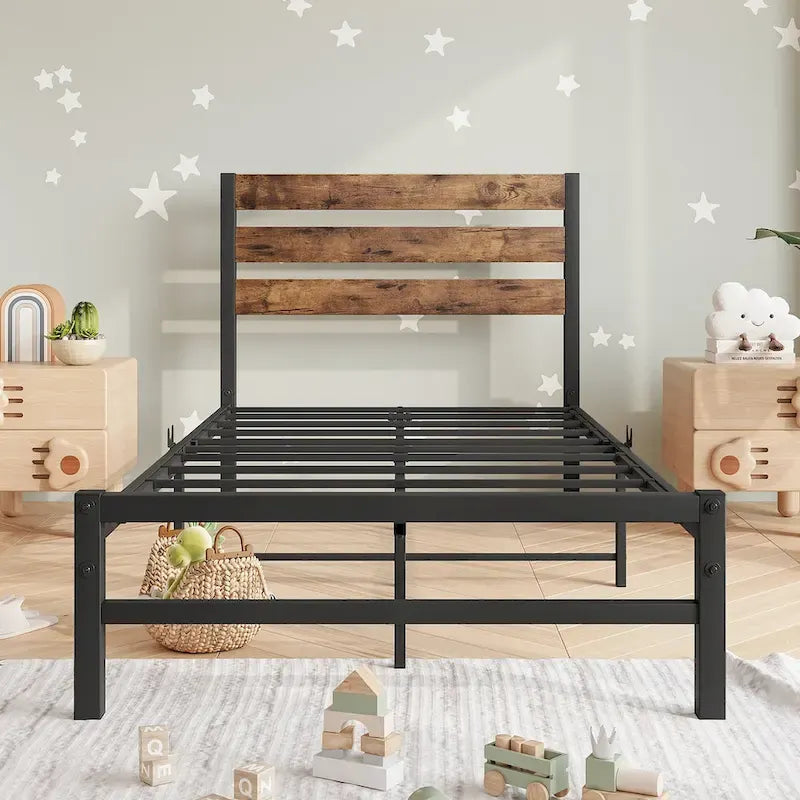 Lit plateforme avec tête de lit rustique en bois vintage