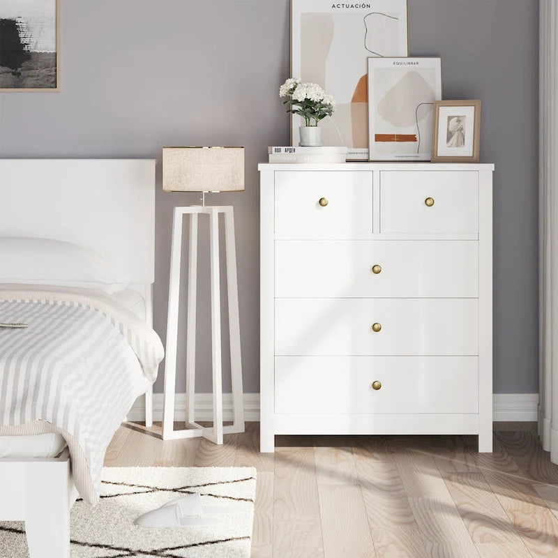 Commode à 5 tiroirs pour chambre à coucher au style moderne