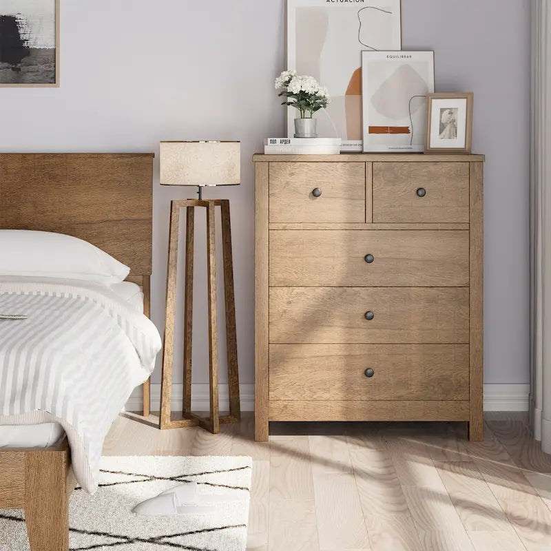 Commode à 5 tiroirs pour chambre à coucher au style moderne