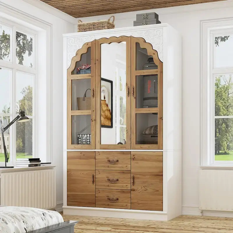 Ensemble double armoire Grand Dressing d'inspiration vintage avec accents métalliques