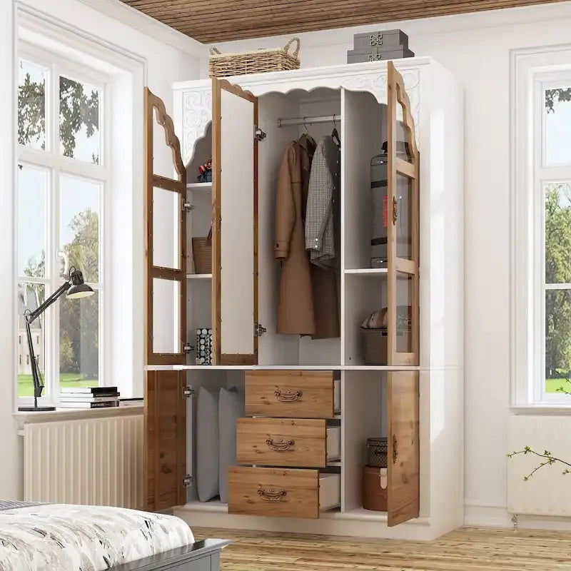 Ensemble double armoire Grand Dressing d'inspiration vintage avec accents métalliques