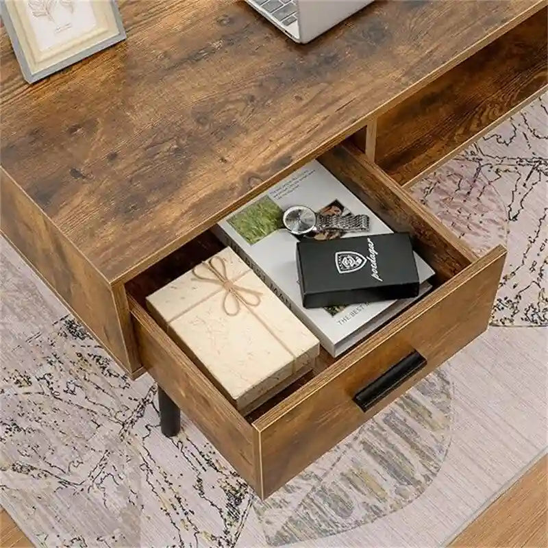 Une table basse avec tiroirs