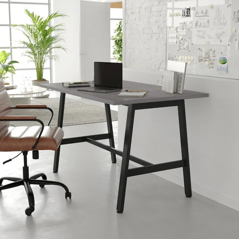 Table de conférence commerciale avec plateau stratifié et piètement en A