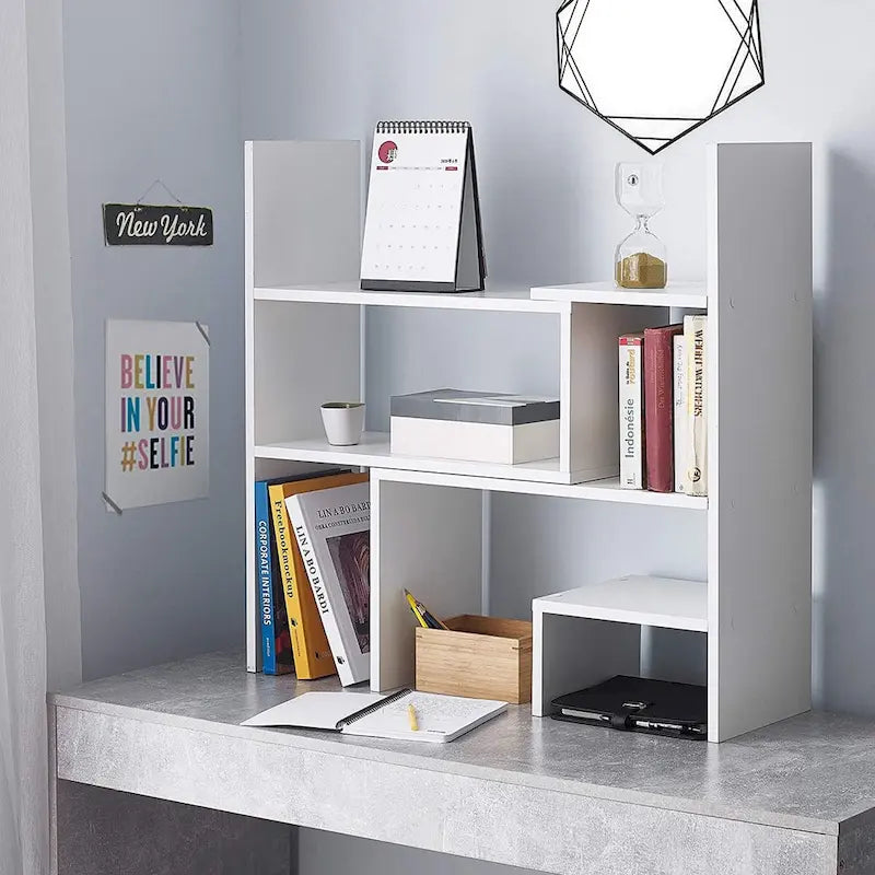 Bibliothèque de bureau compacte réglable Yak About It pour dortoir – Blanc par DormCo