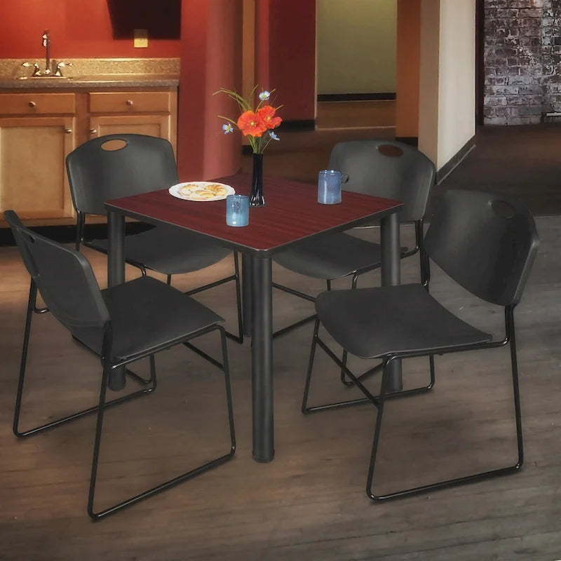 Table de salle de repos carrée Regency Seating Kee noire de 76,2 cm avec 4 chaises Zeng noires