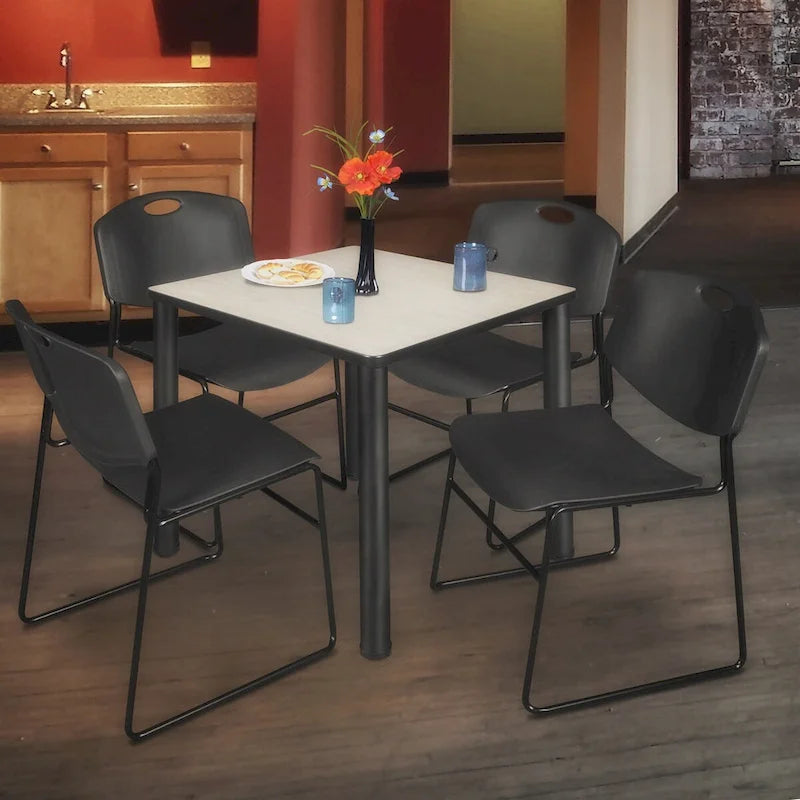 Table de salle de repos carrée Regency Seating Kee noire de 76,2 cm avec 4 chaises Zeng noires