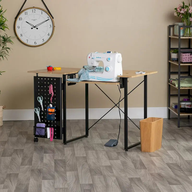 Table de couture pivotante Sew Ready avec panneau de rangement et plateforme réglable