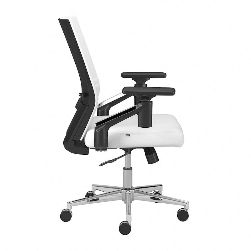 Fauteuil de bureau en cuir à dossier mi-haut Cabot de Bush Furniture