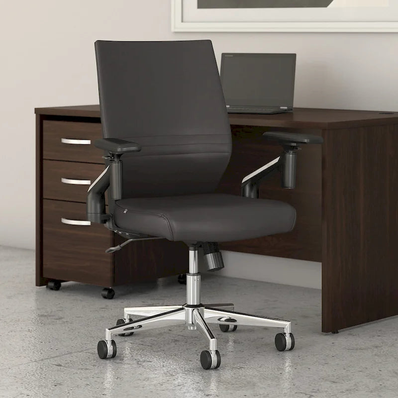 Fauteuil de bureau en cuir à dossier mi-haut Cabot de Bush Furniture